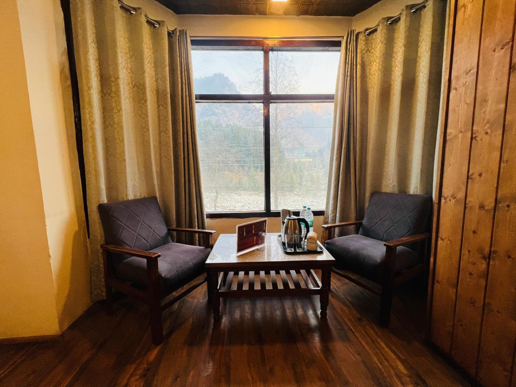 Hotel Green Link -#Near Volvo Bus Stand #Mountain View #River View #Open Terrace Manāli Exterior foto